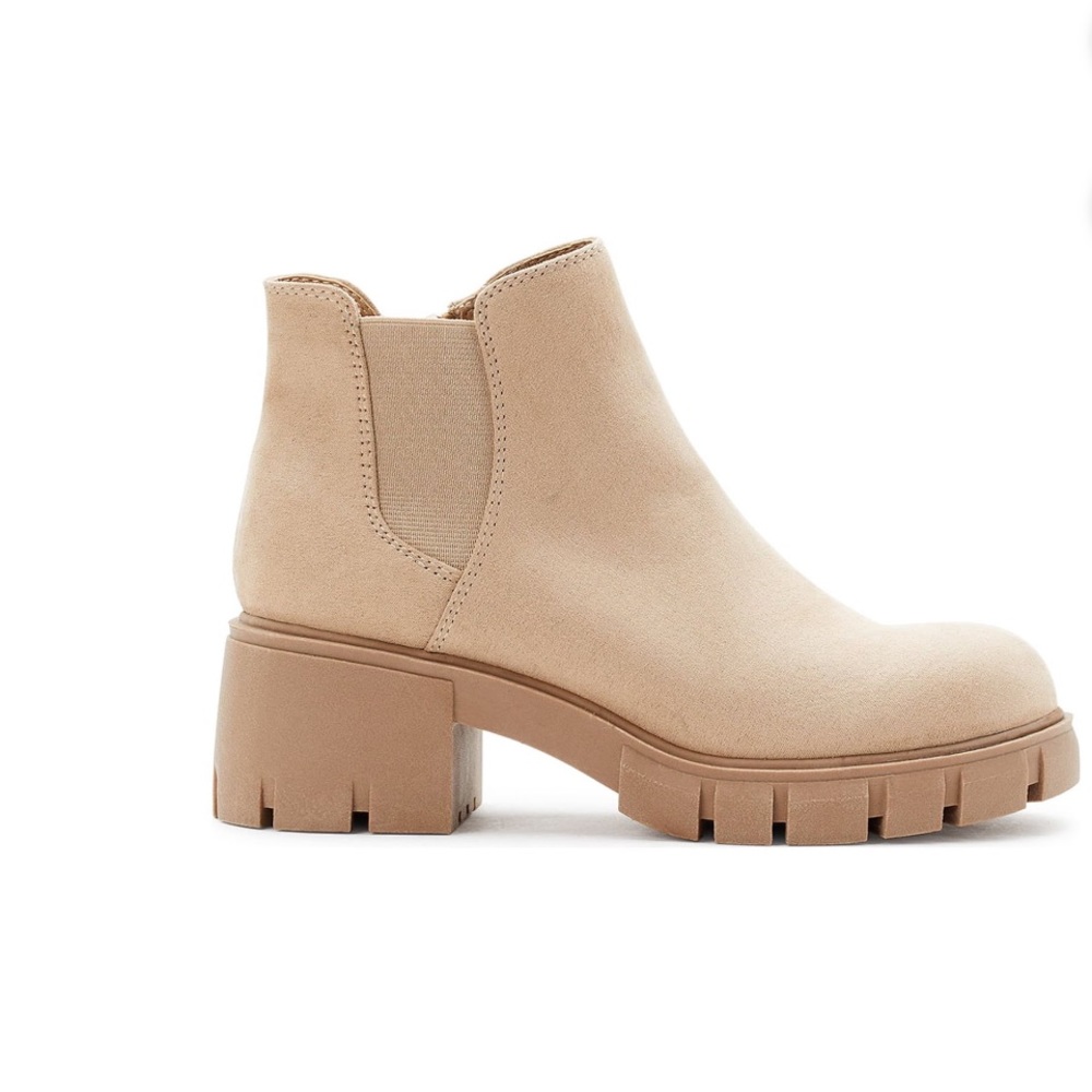 Sand color Madden NYC Lug sole Chelsea booties size 6